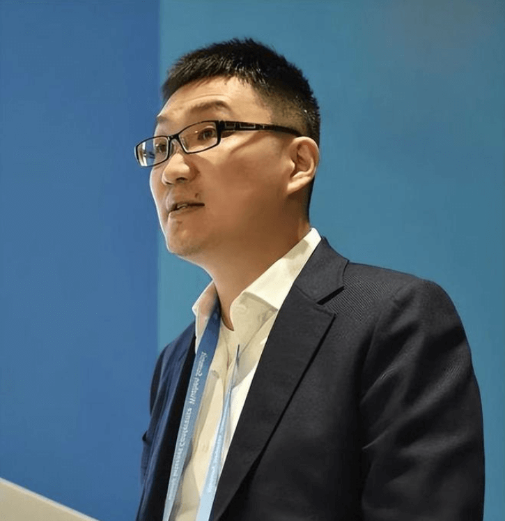 【名人】对话黄峥:大部分知识是没用的,遇到问题再解决问题插图 【名人】对话黄峥:大部分知识是没用的,遇到问题再解决问题插图